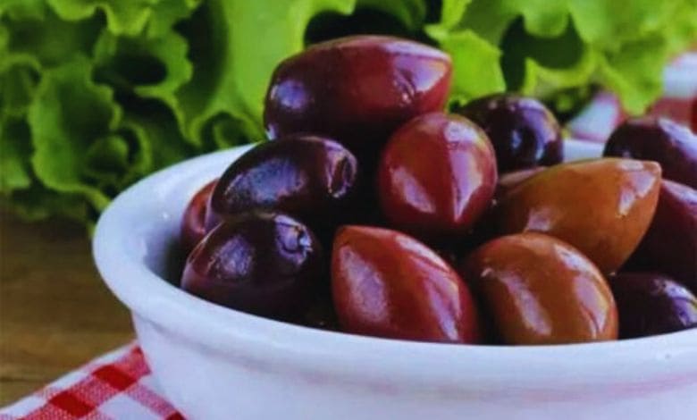 طريقة تخليل الزيتون الأخضر فاطمة أبو حاتي